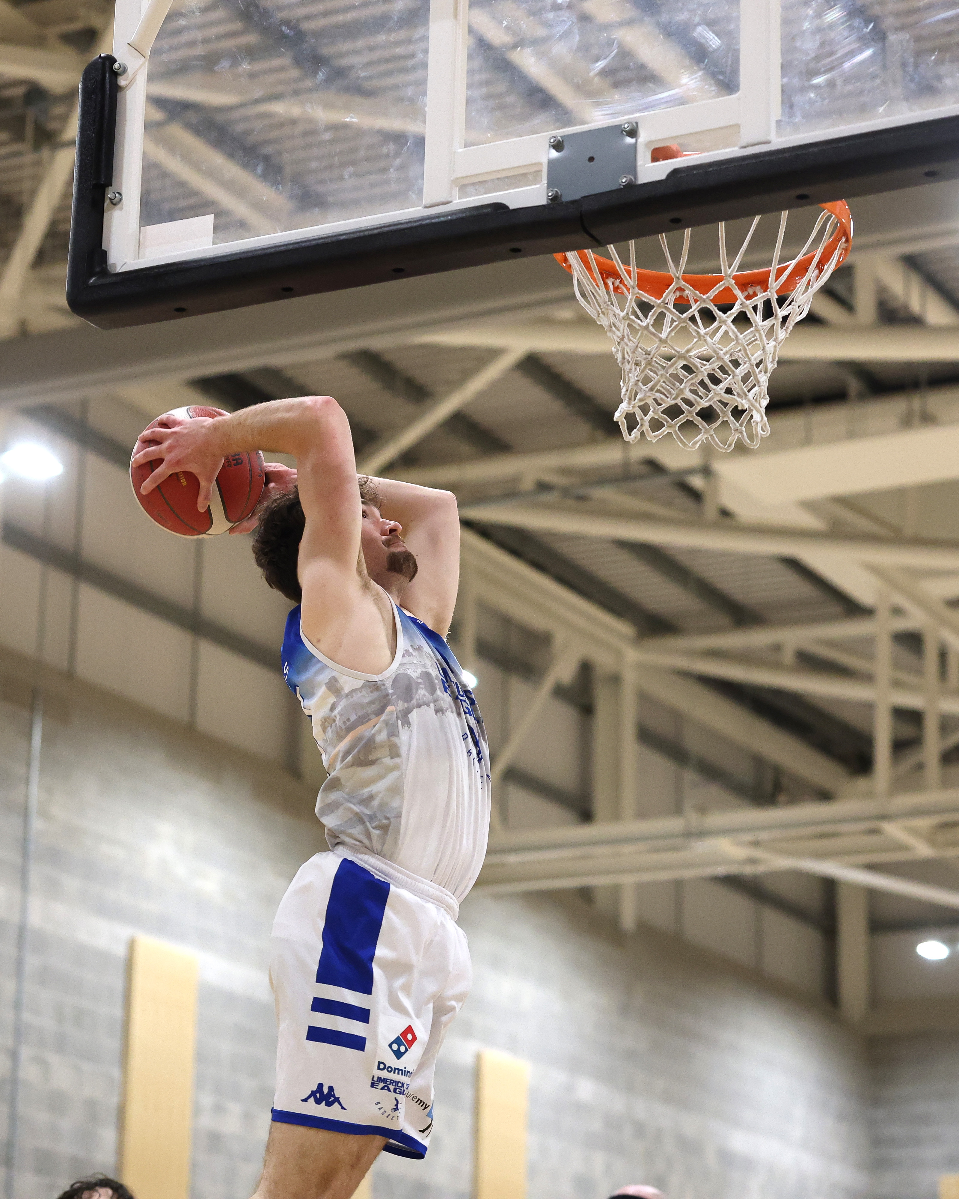 Alex Carlisle dunking